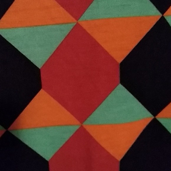 LulaRoe Classic T Small ❤️💚🖤 - Picture 3 of 3